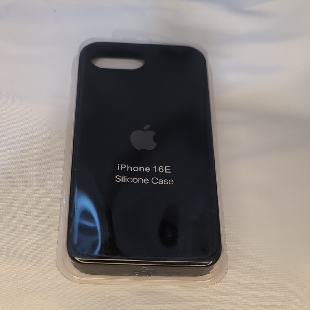 Apple iPhone 16E Midnight Silicone Case